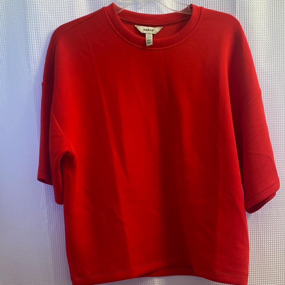 SPANX AirEssentials®
Relaxed Tee - Picture 2 of 8